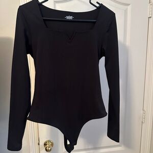 🖤 Black Long-Sleeve Square Neck Bodysuit (Worn once!)